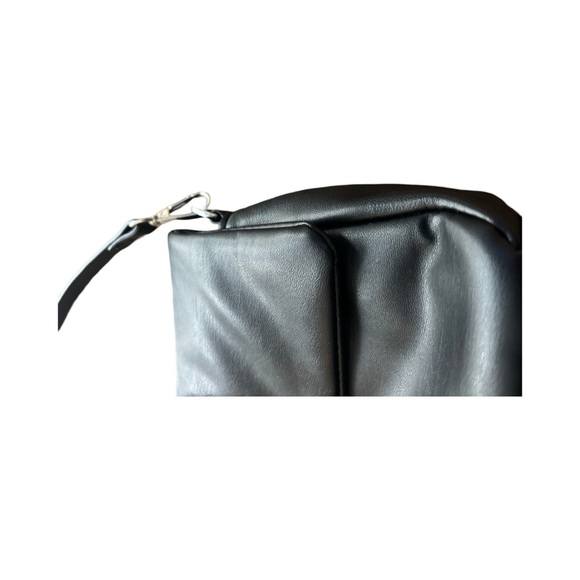 BCBG Generation Elegant Black Leather Handbag. Never used - Picture 2 of 14